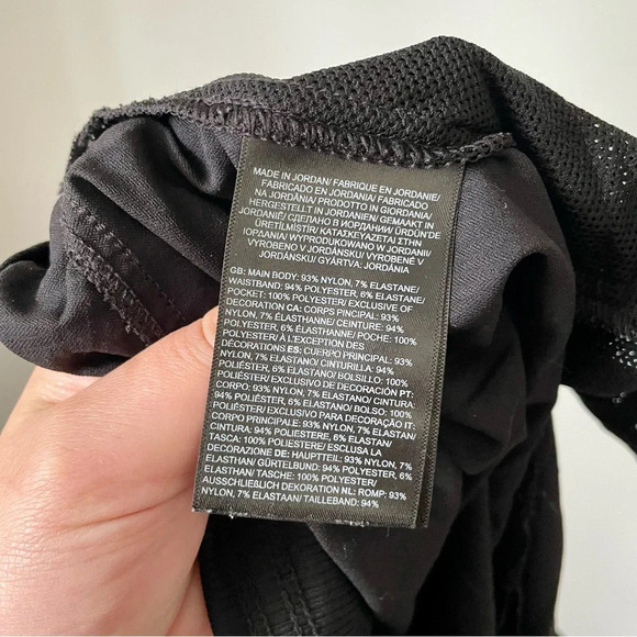 The North Face Black Athletic Shorts Relaxed Fit - Picture 8 of 10